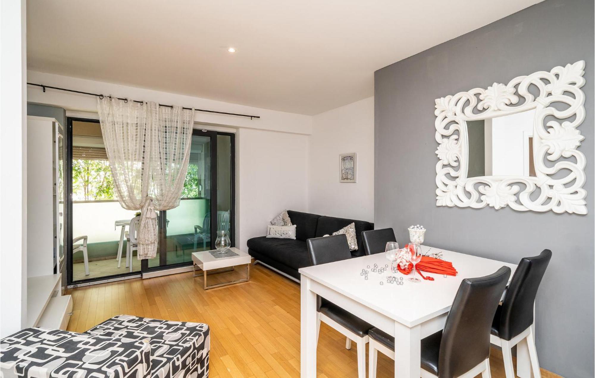 Stunning apartment in Dubrovnik with WiFi&1 Bedrooms Buitenkant foto